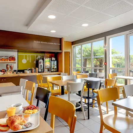 Отель B&B Hotel Valenciennes Marly 2*